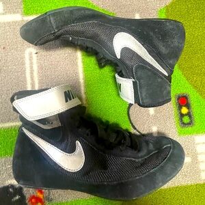 Used Wrestling Nike Shoes